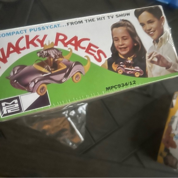 RARE Wacky Races Compact Pussycat with Penelope Pitstop Kit TV show set - Picture 7 of 12